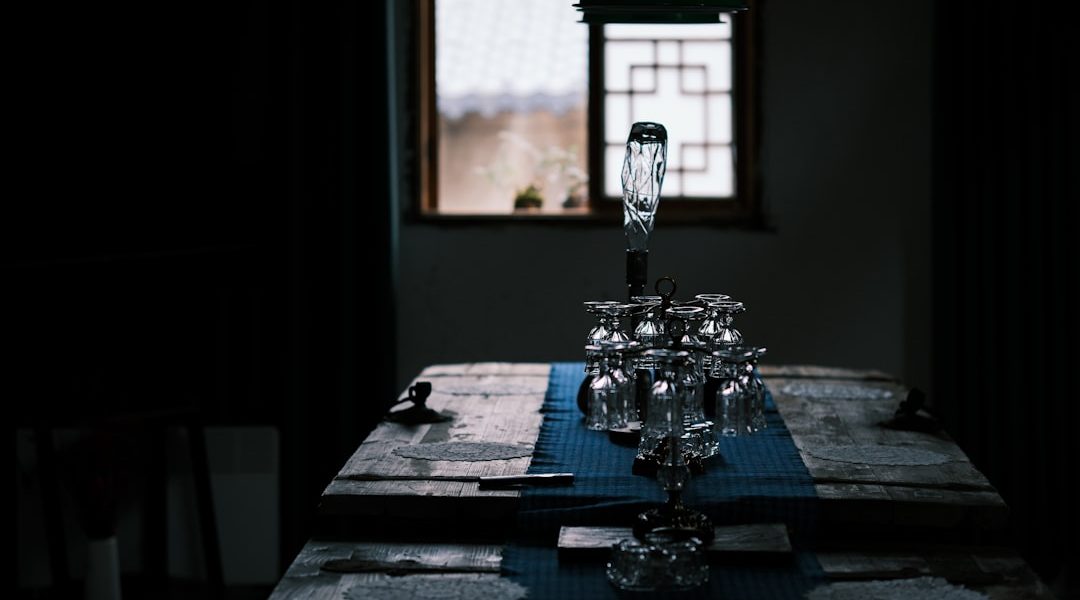 Photo ribbed glass bedroom table lamp