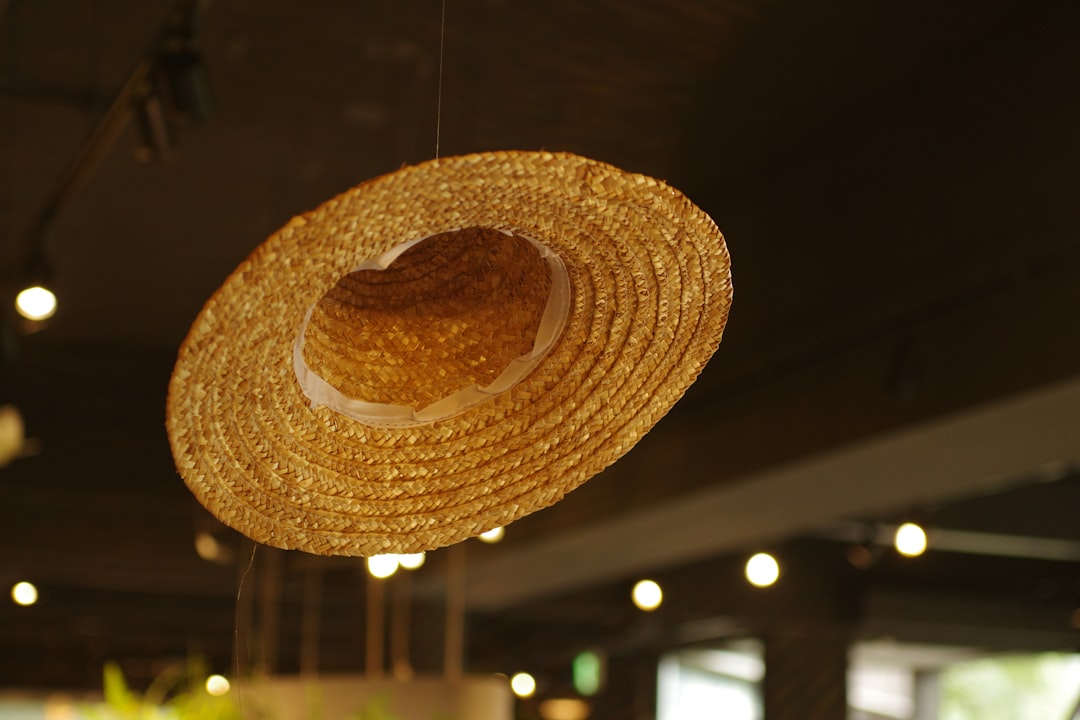 Photo industrial design straw hat pendant lamp