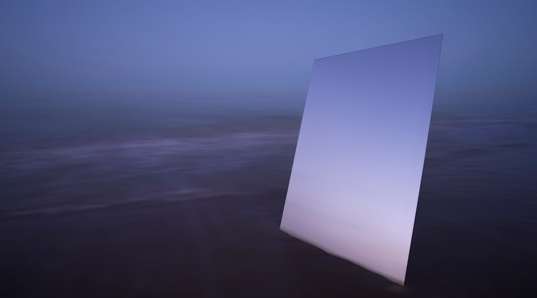 Photo minimalist cube wall light