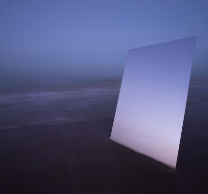 Photo minimalist cube wall light